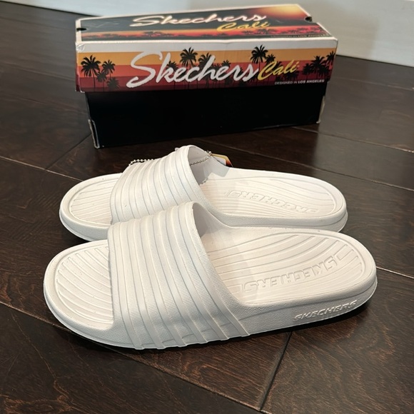 Skechers Cali Slides in white NIB 8 - Picture 4 of 7